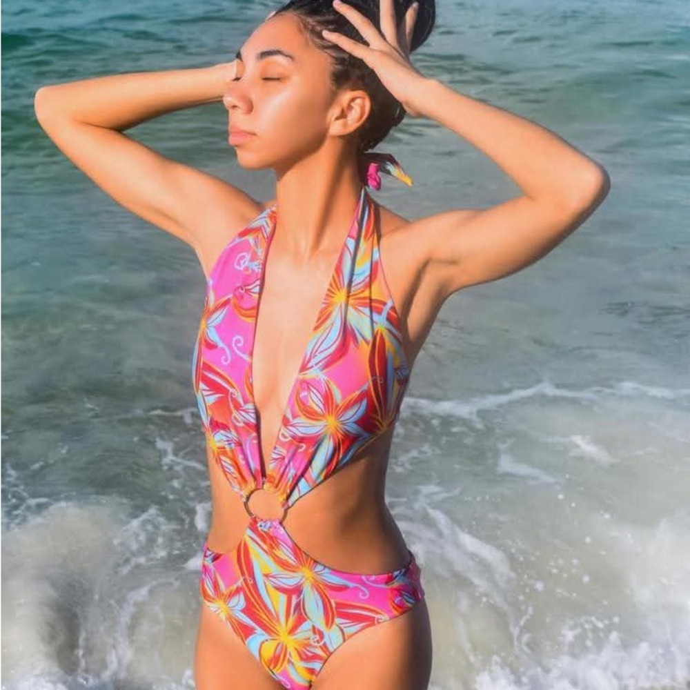 ELISE ARMANO